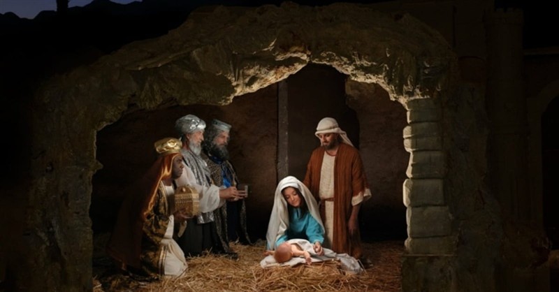 Post-Blog-12 Christmas Prayers to Experience Joy and Family Happiness This Holiday-AllThingsFaithful