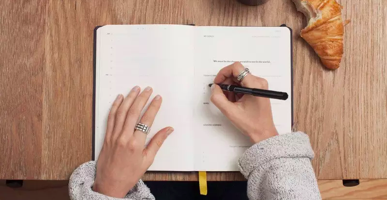 Post-Blog-4 Simple Tips for Choosing a Word of the Year-AllThingsFaithful